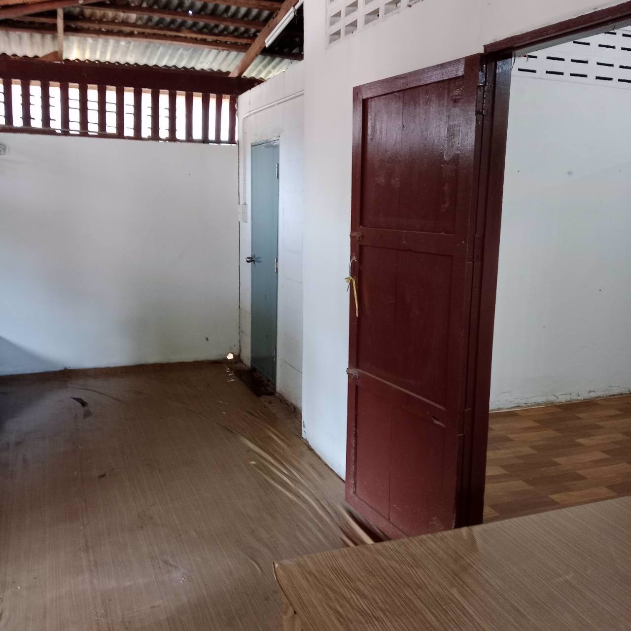 ขายที่ดินพร้อมสิ่งปลูกสร้าง-บ้าน-