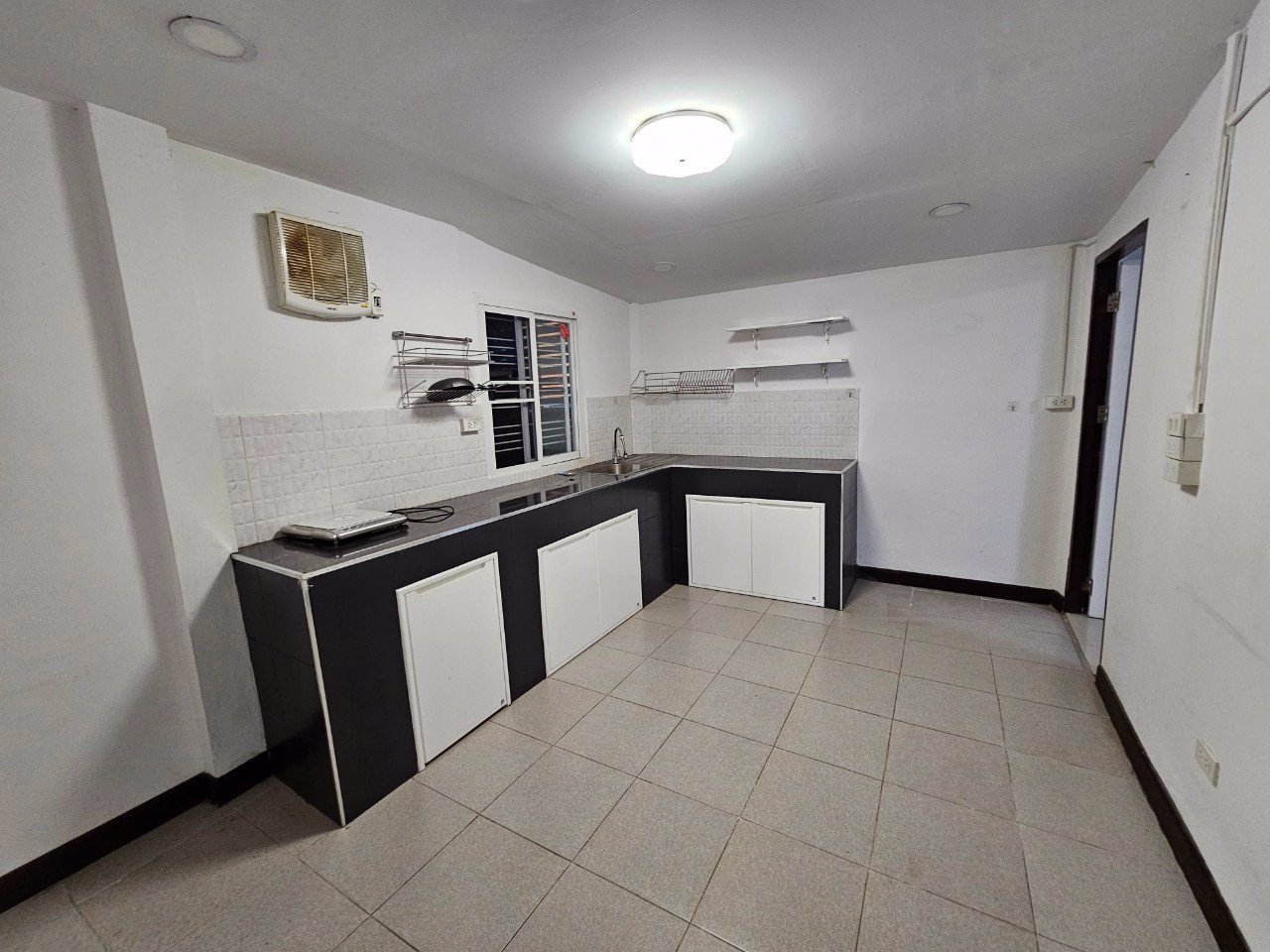 บ้านเดี่ยวให้เช่า-4-ห้องนอน-โครงการพราวเพลส-หลังเซ็นทรัลอยุธยา