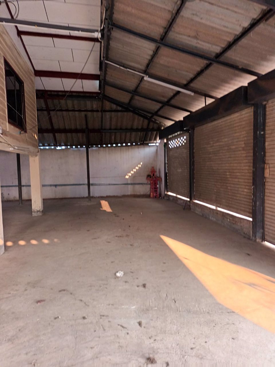 ขายบ้านพร้อมที่ดิน-ติดถนนใหญ่สายเวียงชัย-เชียงรุ้ง