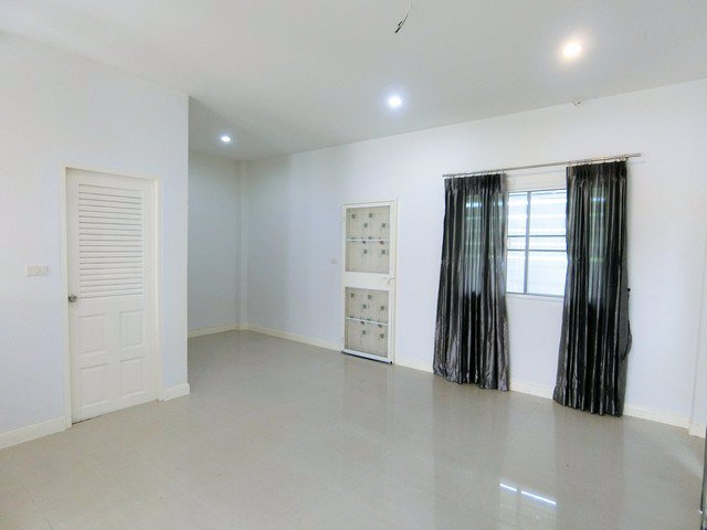 ขายทาวน์โฮม-2-ชั้น-มือ-2-ตรงข้ามโครงการคีรีนครา-ช่องเขาด่าง-