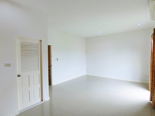 ขายทาวน์โฮม-2-ชั้น-มือ-2-ตรงข้ามโครงการคีรีนครา-ช่องเขาด่าง-