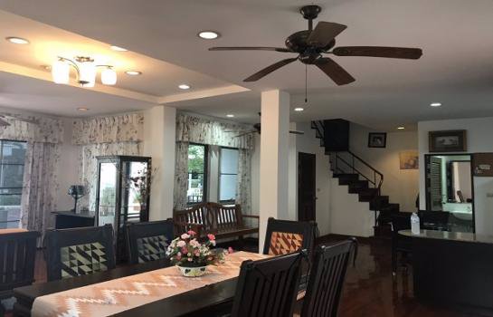 ทาวน์เฮ้าส์ตกแต่งใหม่พร้อมอยู่ห่างจากทะเลเพียง-200-เมตร-จากหาดวงศ์อมาตย์พัทยาเหนือตั้งอยู่ในทำเลที่เ