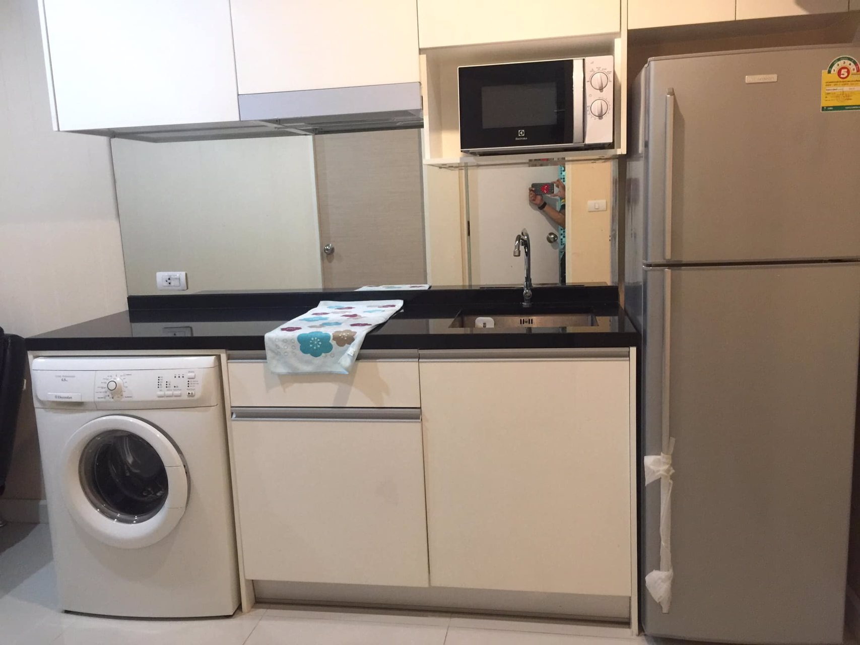 ให้เช่า-คอนโด-metro-sky-รัชดา-เฟอร์นิเจอร์ครบ-พร้อมเข้าอยู่