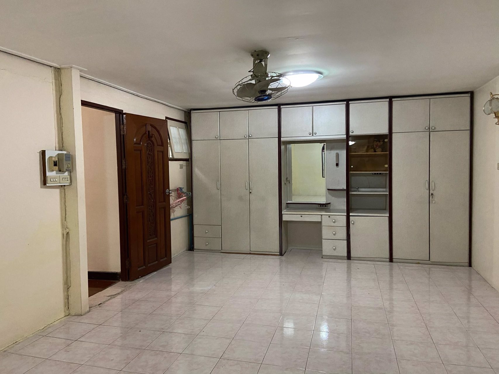 ให้เช่า-บ้านแฝด-2-ชั้น-ขนาด-3-ห้องนอน-2-ห้องน้ำ-หลังโลตัสพระราม-2