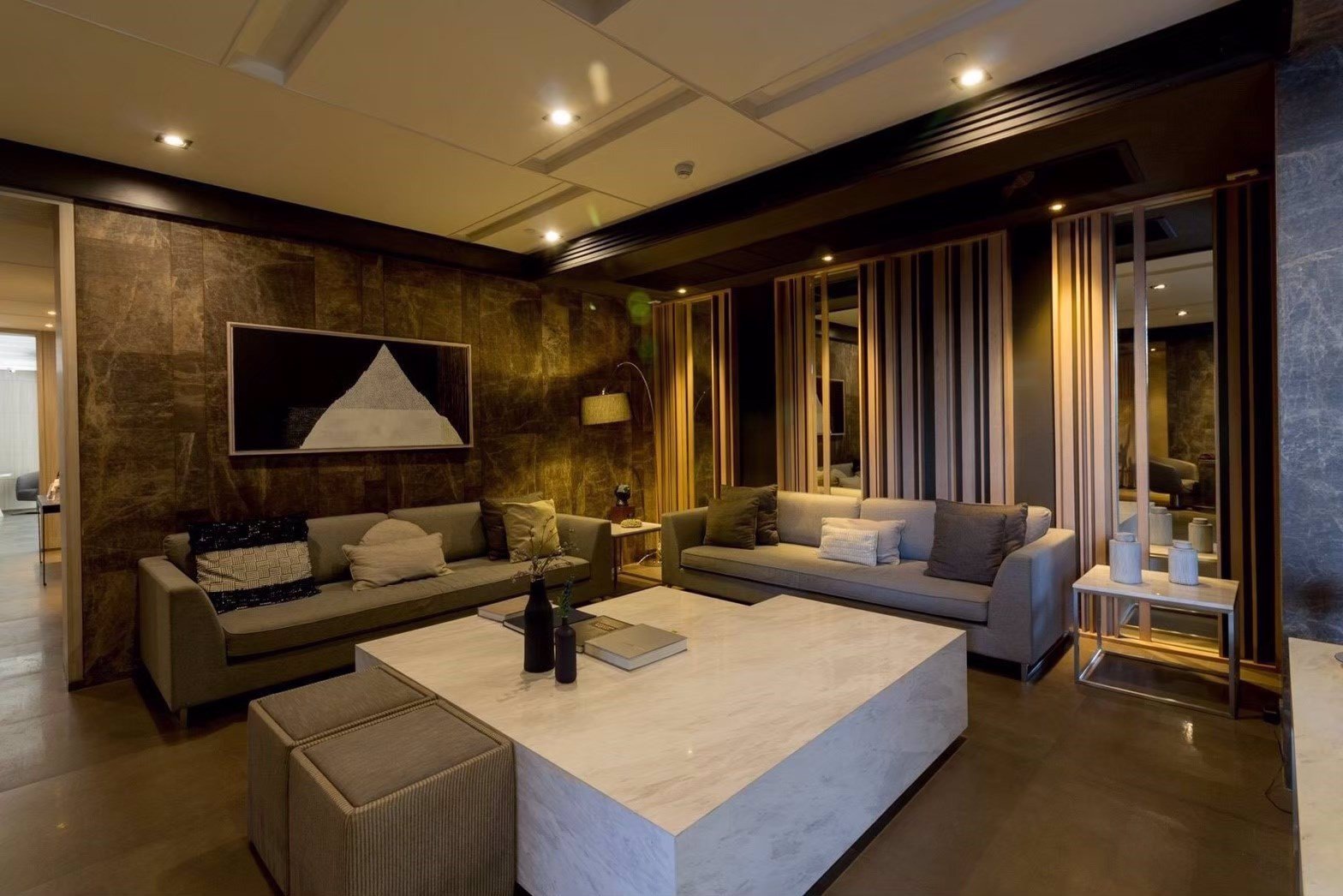 ปล่อยเช่าด่วน-centric-รัชดาห้วยขวาง-ขนาด-31-ตรม-ชั้น-17-mrt-ห้วยขวาง-150-เมตร