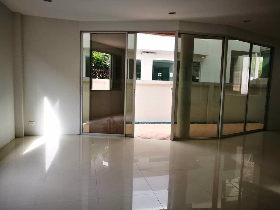 ให้เช่าบ้านเดี่ยว-2-ชั้น-บ้านใหม่-สไตล์โมเดิร์น-ซอยอ่อนนุช-44