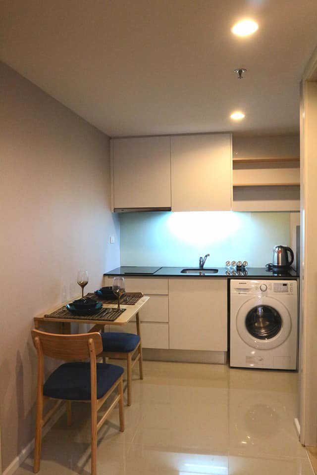 ให้เช่าคอนโด-15-สุขุมวิทเรสซิเดนซ์-ห้องใหญ่-เฟอร์นิเจอร์ครบ-มีอ่างอาบน้ำ