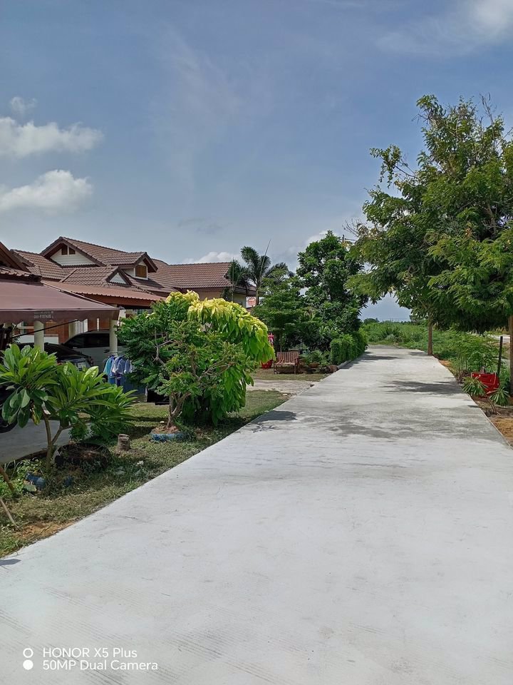 ขายบ้านพร้อมที่ดิน