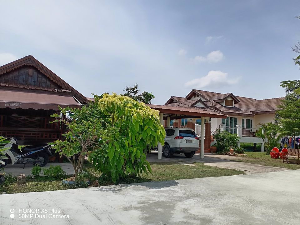 ขายบ้านพร้อมที่ดิน