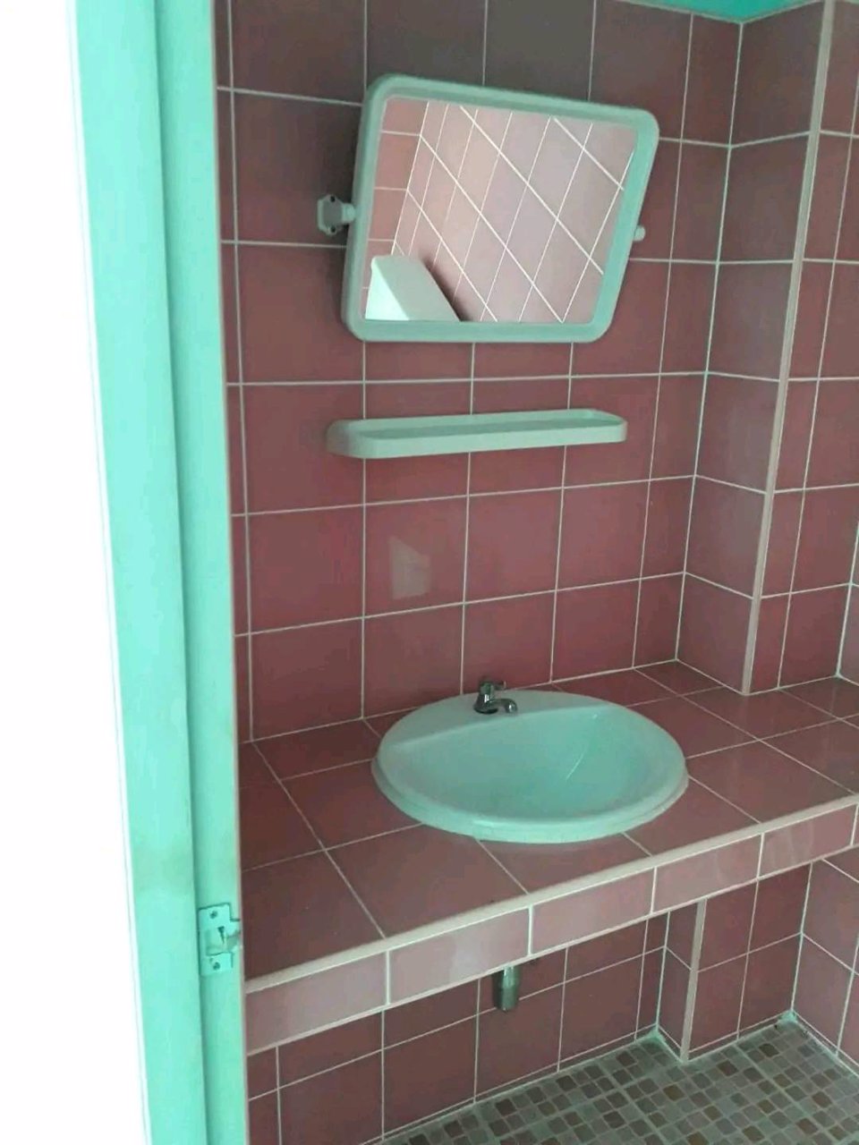 ขายอาคารพาณิชย์-หลังตลาดพนัสนิคมชลบุรี