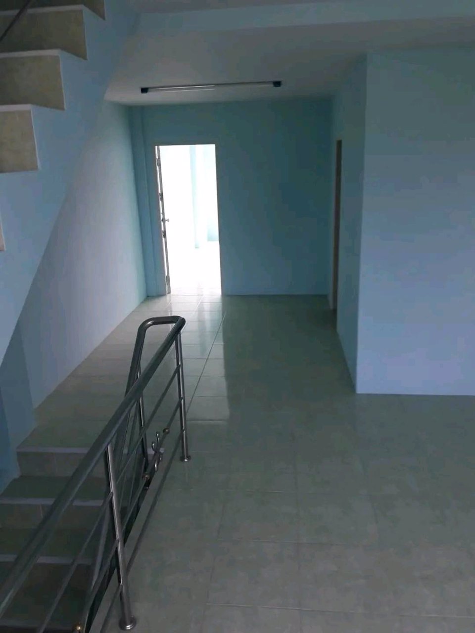 ขายอาคารพาณิชย์-หลังตลาดพนัสนิคมชลบุรี