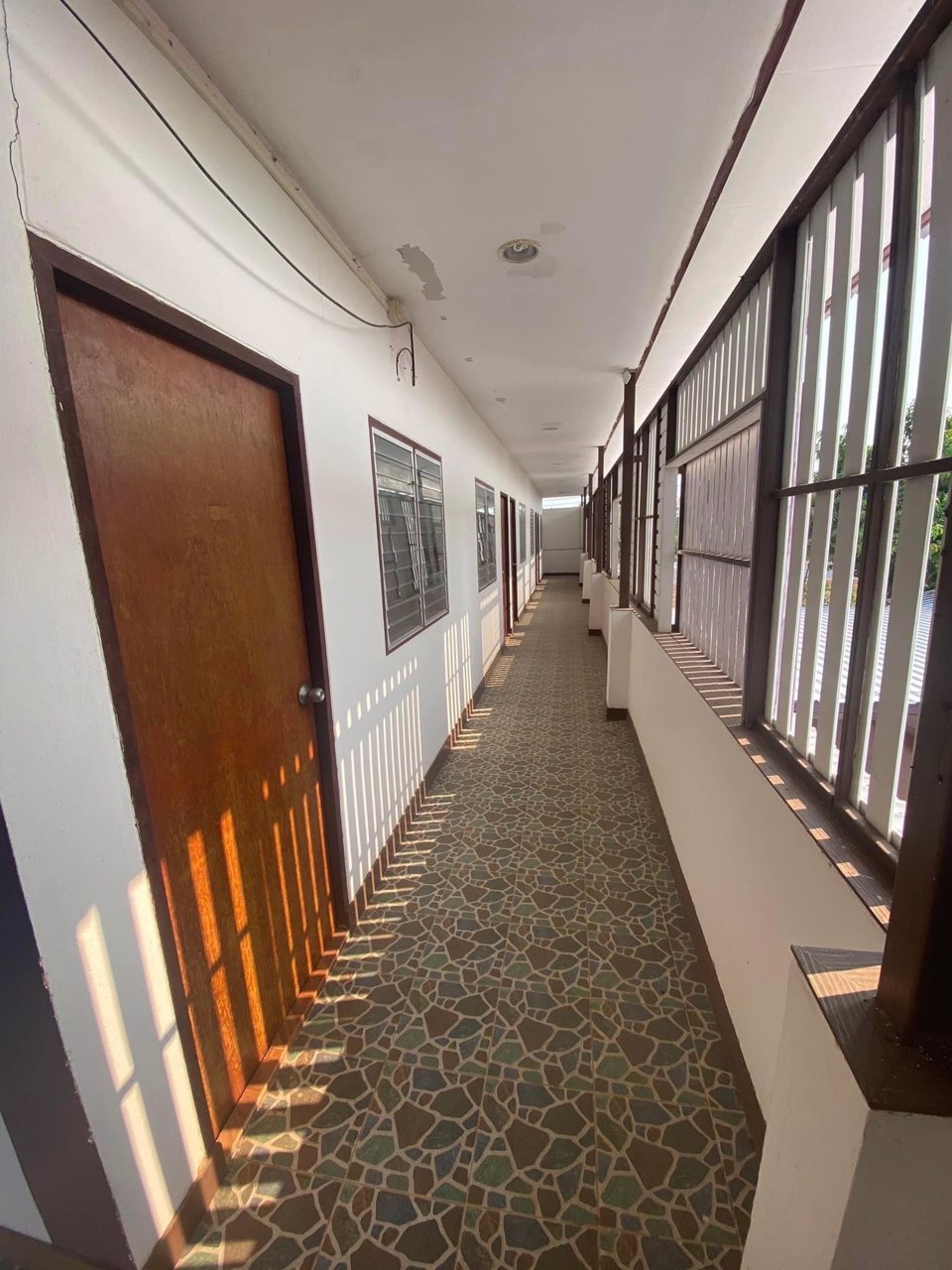 ที่ดินถูกมาก-พร้อมหอพัก