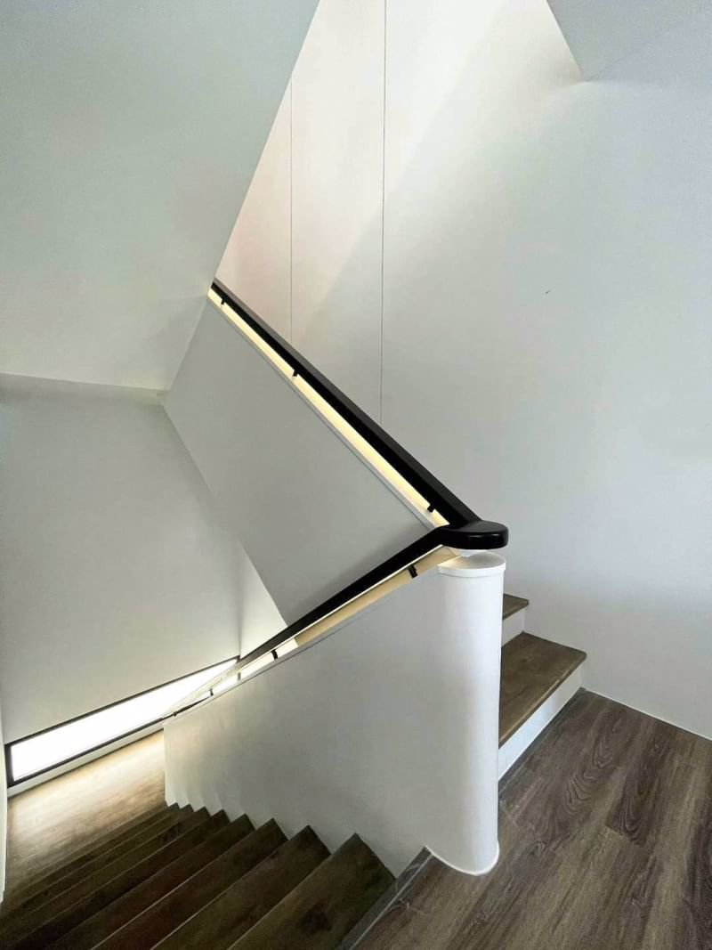 บ้านหรูหราทันสมัย-สร้างเสร็จใหม่-ใจกลางเมืองเชียงใหม่