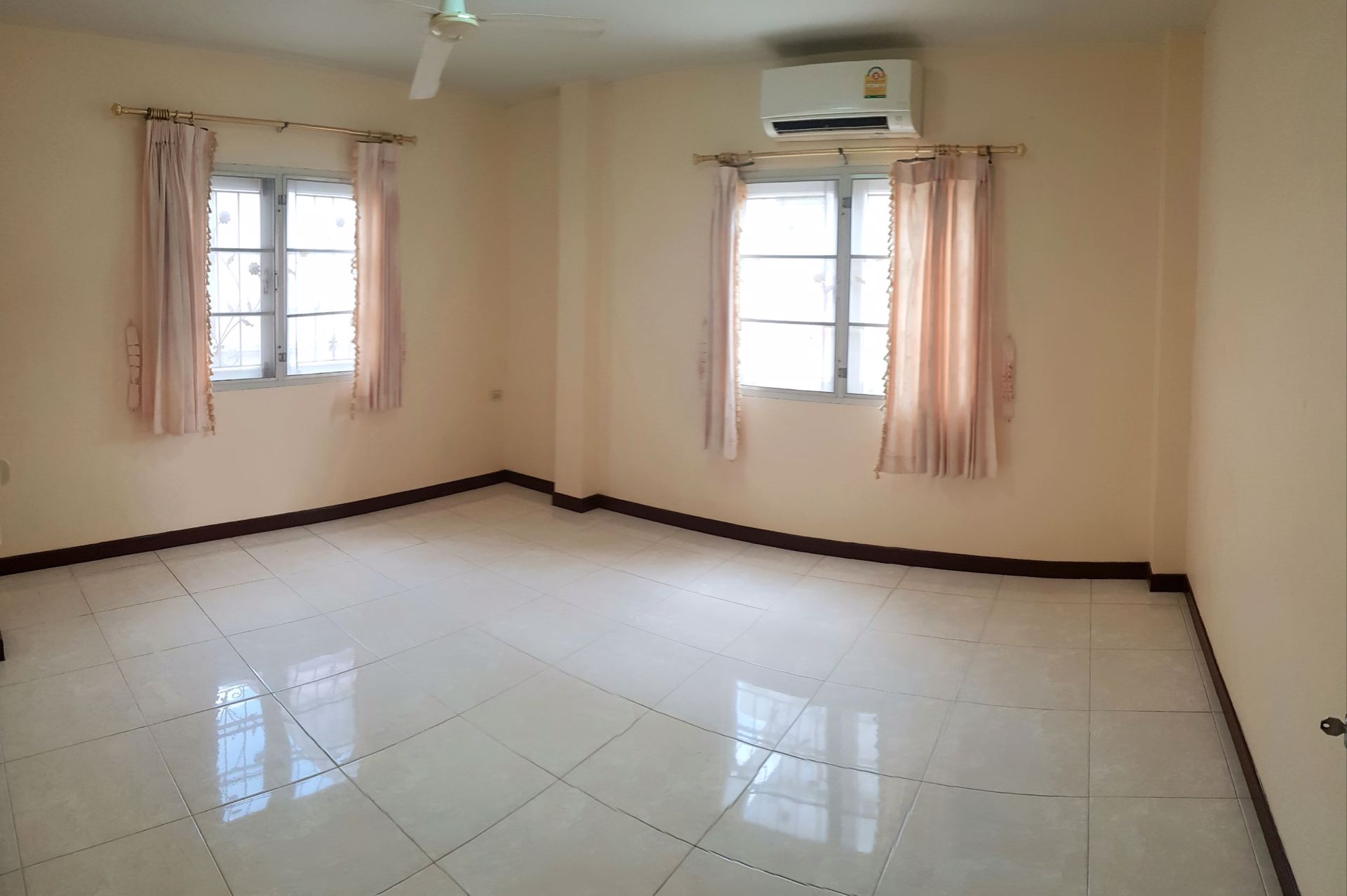 บ้านให้เช่า-4-นอน-2-น้ำ-ตรงข้ามโลตัสจอหอ-โฮมการ์เดนสุรนารายณ์