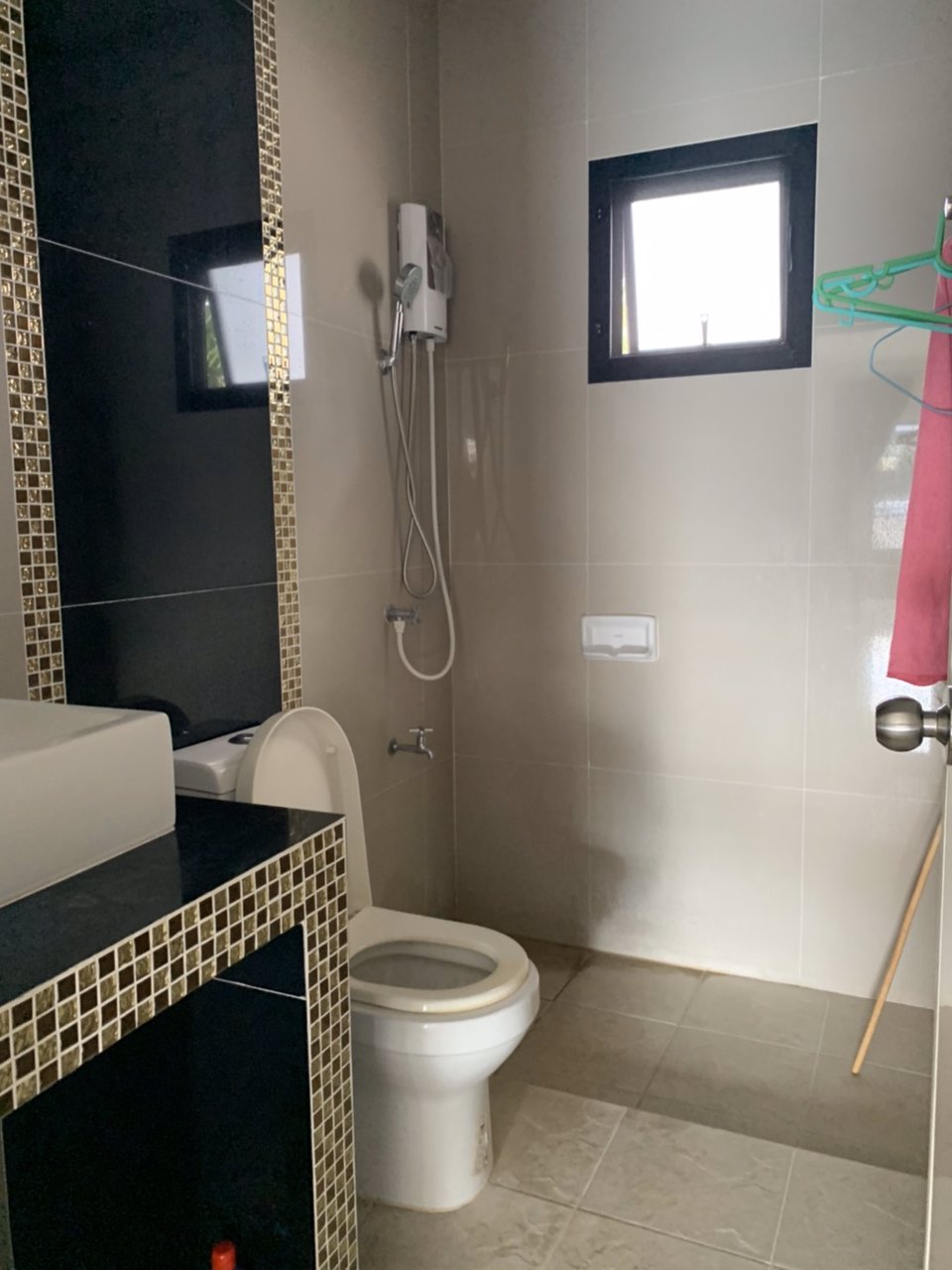 ขายบ้านเดี่ยว-92-ตรวแปลงมุม-ทำเลค้าขายได้-3-นอน-2-น้ำ-ในโครงการอยู่สบาย-11-หัวทะเล