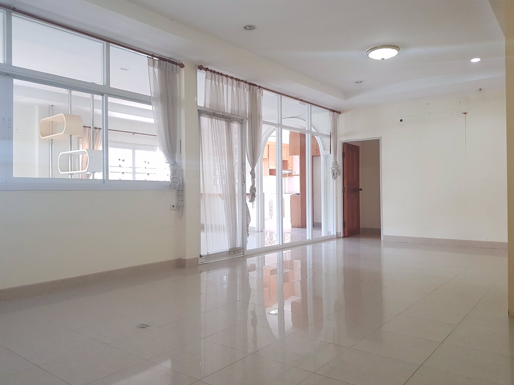 ขายบ้านเดี่ยว-เช่า-3-นอน-3-น้ำ-4-ที่จอดรถ