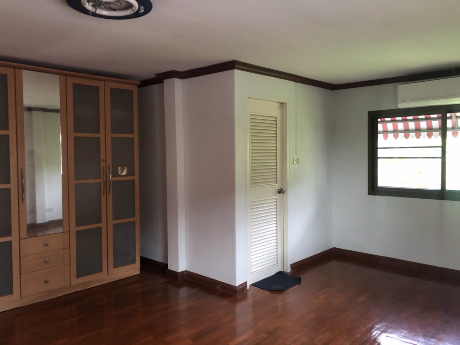 ขายบ้านเดี่ยว-2-ชั้น-โครงการคาซารีน่า1-4-นอน-4-น้ำ-1ครัว-1ห้องโถงใหญ่