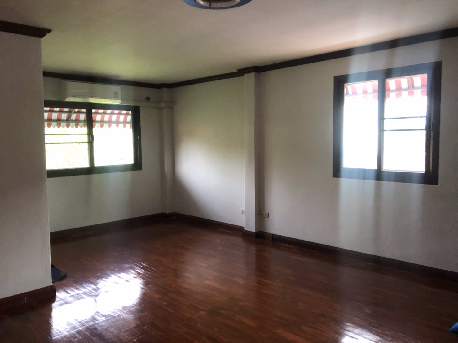 ขายบ้านเดี่ยว-2-ชั้น-โครงการคาซารีน่า1-4-นอน-4-น้ำ-1ครัว-1ห้องโถงใหญ่