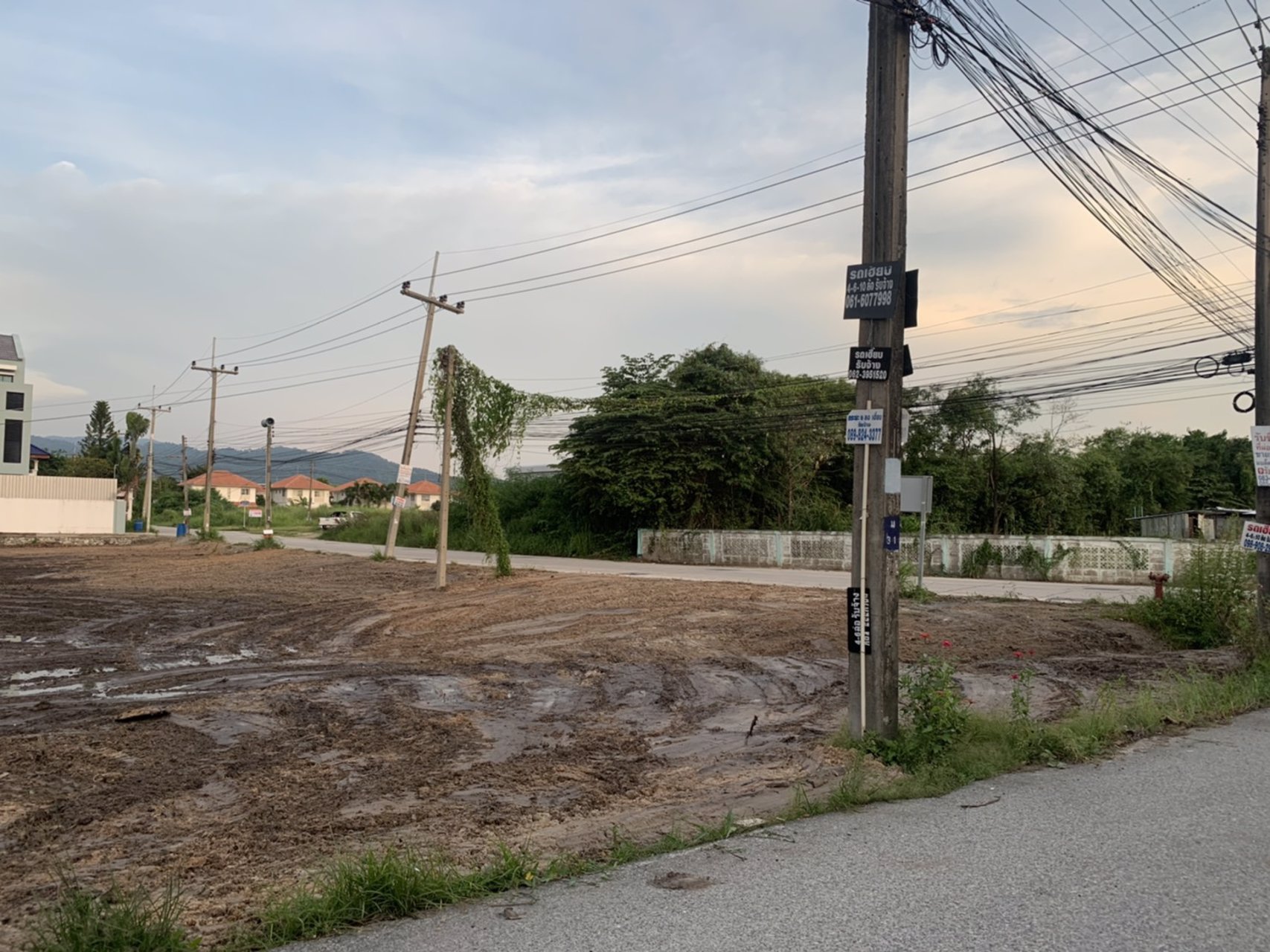 ขายที่ดิน-เนื้อที่-2-ไร่-ติดถนน-2-ด้าน-หน้ากว้างประมาน-60-เมตร-อเมืองชลบุรี-จชลบุรี