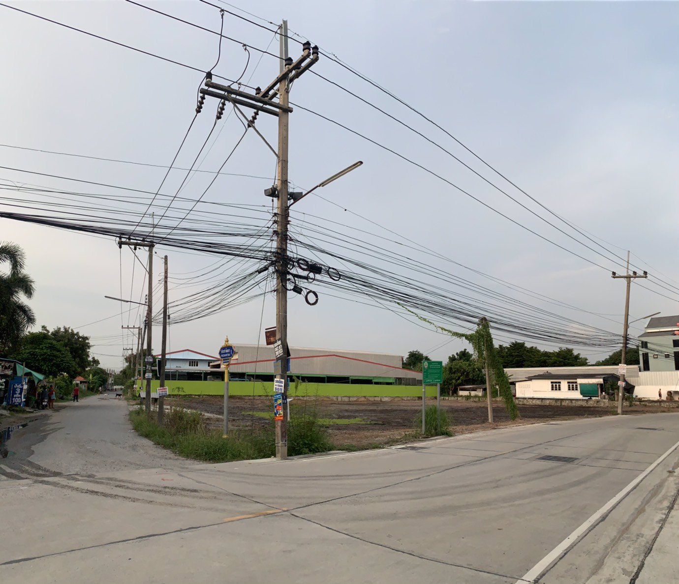 ขายที่ดิน-เนื้อที่-2-ไร่-ติดถนน-2-ด้าน-หน้ากว้างประมาน-60-เมตร-อเมืองชลบุรี-จชลบุรี