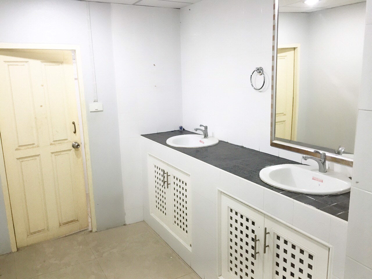 ขาย-อาคารพาณิชย์-4-ชั้นครึ่ง-จำนวน-3-คูหา-แถวเอกชัย-บางบอน-ซอยสุนทร-7-