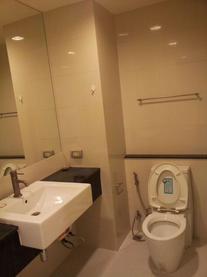 ขายคอนโด-ideo-bluecove-สาทร-ติด-bts-วงเวียนใหญ่-เฟอร์นิเจอร์ครบ-ขนาด-35-ตรม