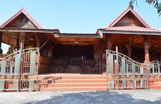 ขายด่วน-บ้านไม้แท้ทั้งหลัง-ทรงค่าน่าอยู่-ชานเมือง-ชัยภูมิ-บนเนื้อที่-เกือบสี่ไร่