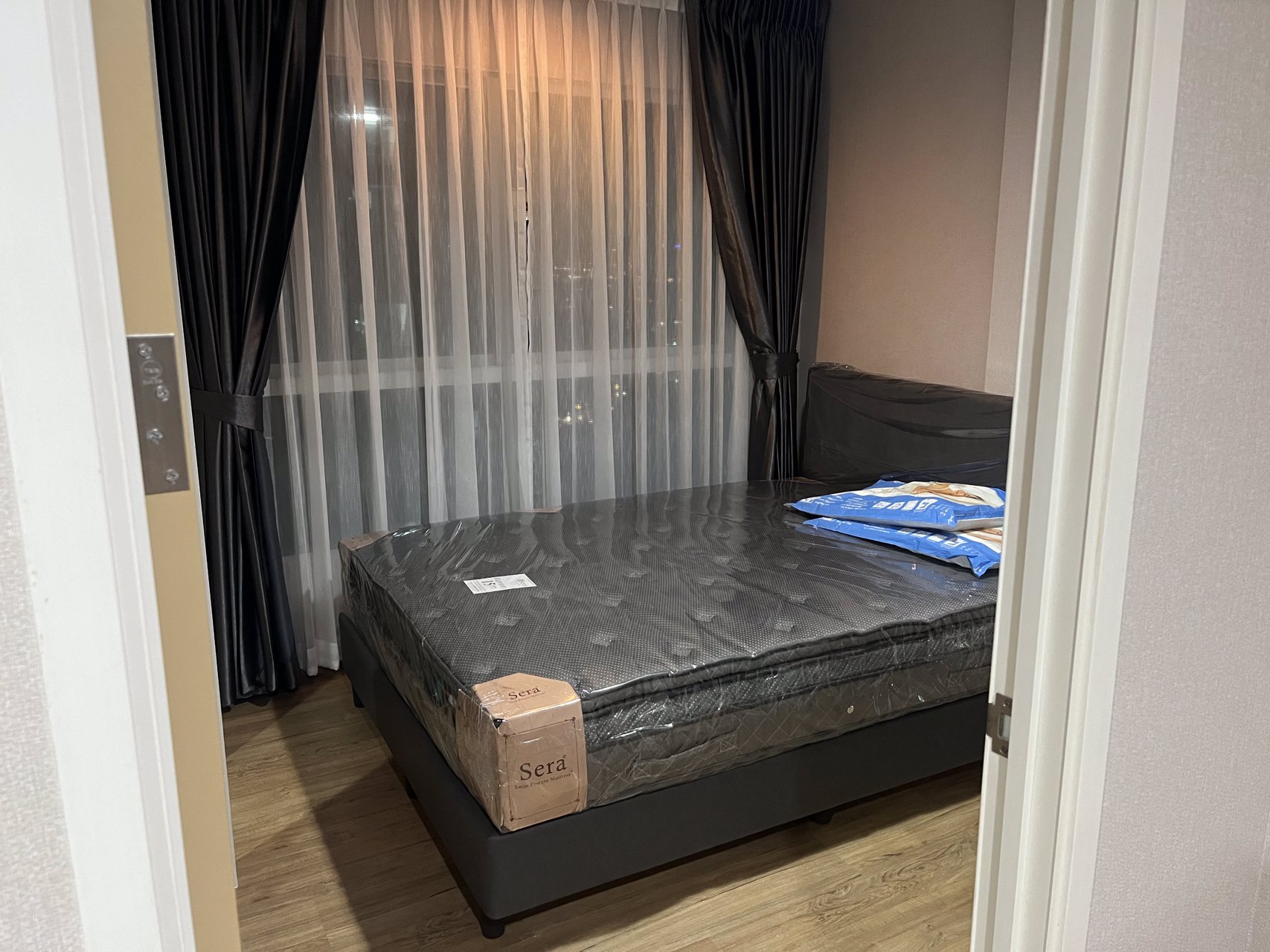 fuse-chan-sathorn-condo-ให้เช่าห้อง-เฟอร์นิเจอร์-ขนาด-33-ตรม-ชั้น-25-วินสระว่ายน้ำ-08ุุุ66666389