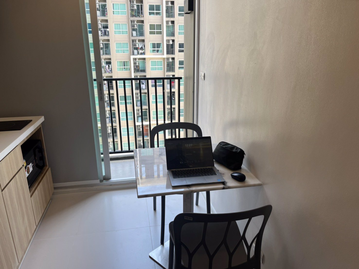 fuse-chan-sathorn-condo-ให้เช่าห้อง-เฟอร์นิเจอร์-ขนาด-33-ตรม-ชั้น-25-วินสระว่ายน้ำ-08ุุุ66666389