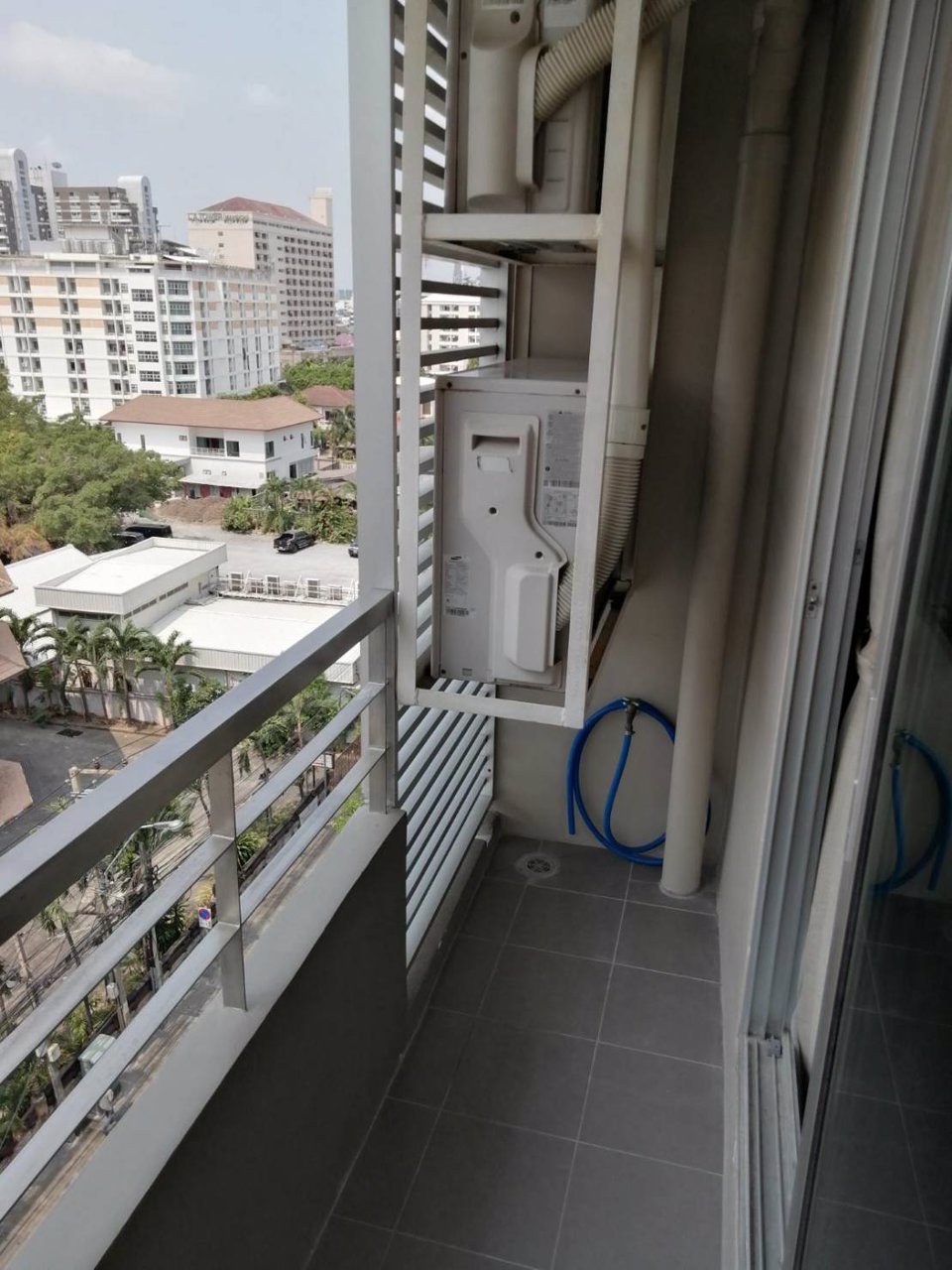 ขายคอนโดมิเนียมพร้อมอยู่-the-kris-ratchada-17-อาคาร-6