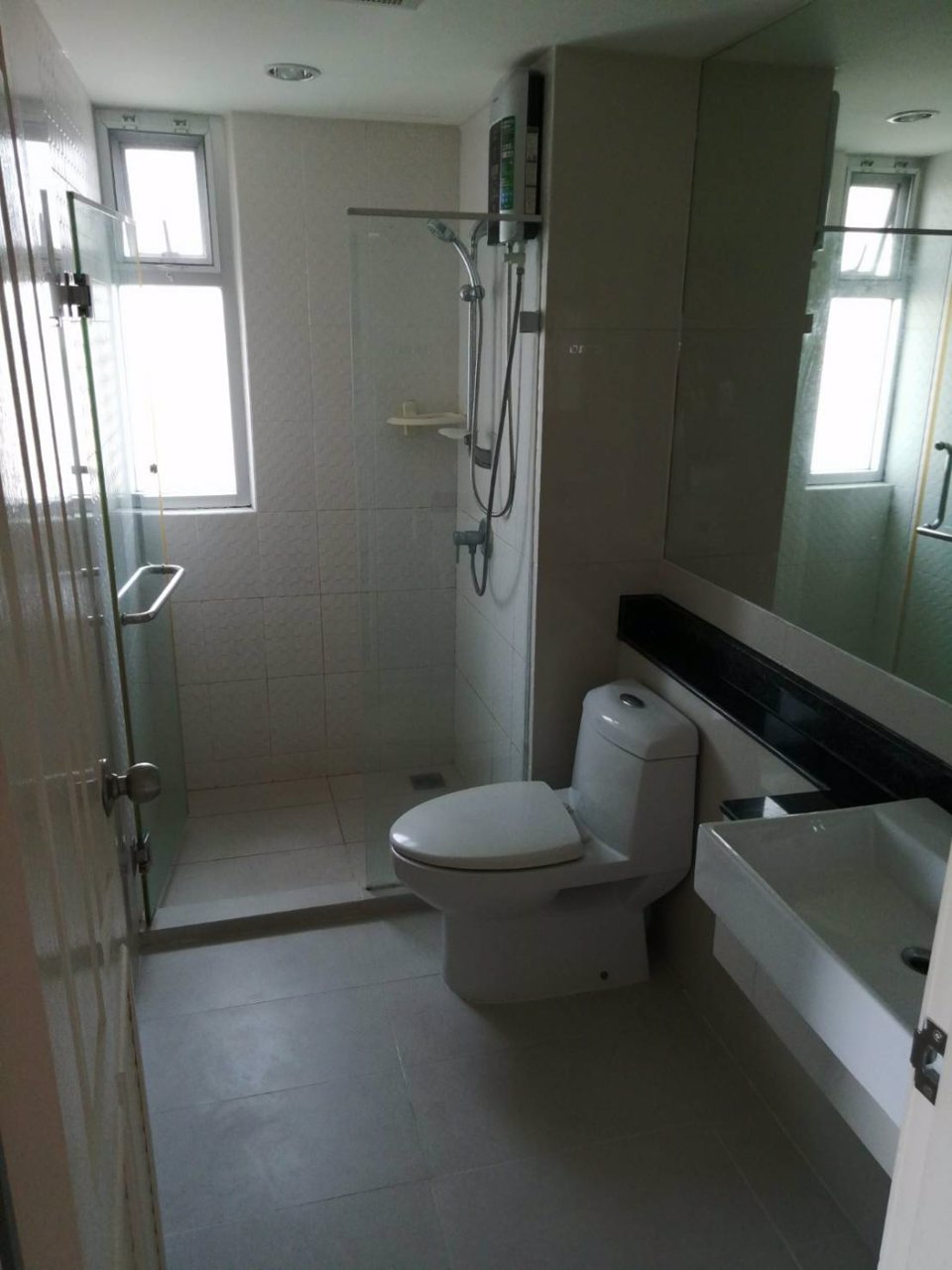 ขายคอนโดมิเนียมพร้อมอยู่-the-kris-ratchada-17-อาคาร-6