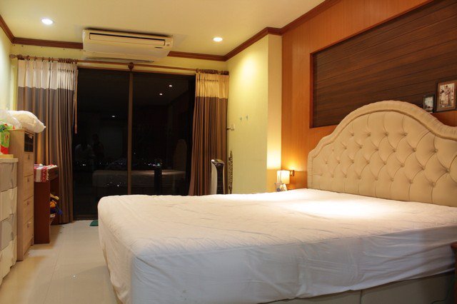 ขายคอนโด-bangna-complex-2-ห้องนอน-11930-ตรม-เจ้าของขายเอง-ขายพร้อมเฟอร์นิเจอร์-built-in-พร้อมอยู่