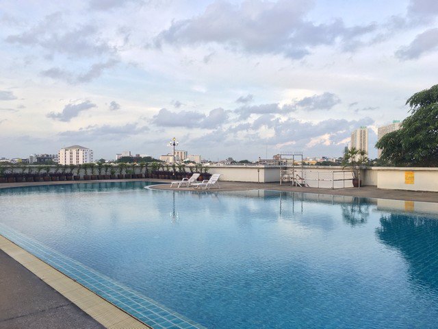 ขายคอนโด-bangna-complex-2-ห้องนอน-11930-ตรม-เจ้าของขายเอง-ขายพร้อมเฟอร์นิเจอร์-built-in-พร้อมอยู่