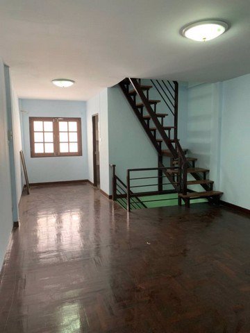 ขายทาวน์เฮ้าส์ 3-ชั้น ย่านบางบัวทอง ห่างถนนใหญ่เพียง-50-เมตร-อยู่ย่านชุมชน-แต่บริเวณบ้านไม่วุ่นวาย