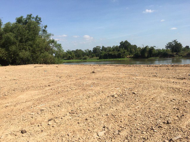 ขายที่ดินสวย-ใกล้วัดท่าซุง-หลวงพ่อฤาษีลิงดำ-อุทัยธานี-แปลงใหญ่-หน้าติดถนนใหญ่-หลังติดน้ำ