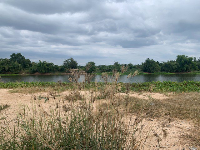 ขายที่ดินสวย-ใกล้วัดท่าซุง-หลวงพ่อฤาษีลิงดำ-อุทัยธานี-แปลงใหญ่-หน้าติดถนนใหญ่-หลังติดน้ำ