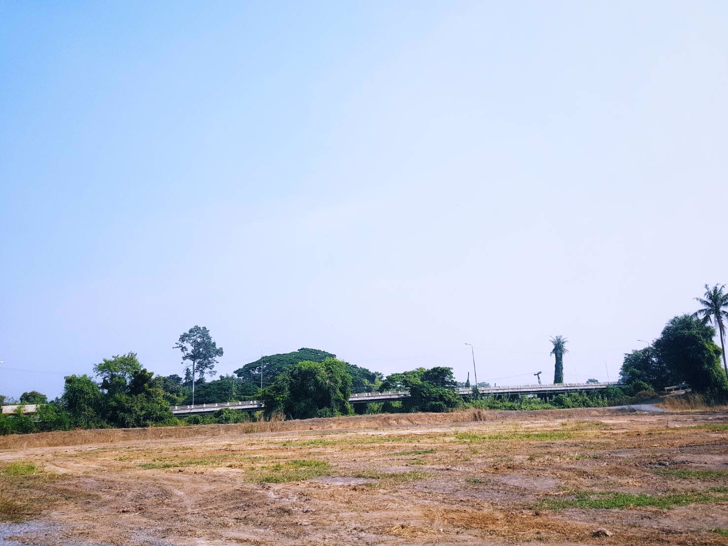 ที่ดินติดริมแม่น้ำ-อยุธยา-ถมสูงน้ำไม่ท่วม-อยู่ติดชุมชน