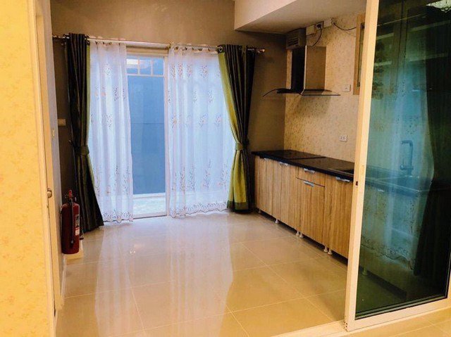 ให้เช่า-ทาวน์เฮ้าส์-หมู่บ้าน-อินดี้-กม-7-ใกล้เมกาบางนา-2-ชั้น-2นอน-3น้ำ-แอร์2-ตัว-1ที่จอดรถ250