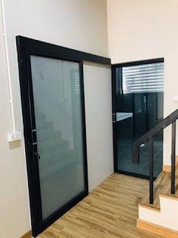 ให้เช่าทาวน์โฮม-2ชั้น-ซอยประชาอุทิศ12-ใกล้สำนักงานเขตห้วยขวาง-2-นอน-3น้ำ-1-โถงใหญ่-28000ต่อเดือ