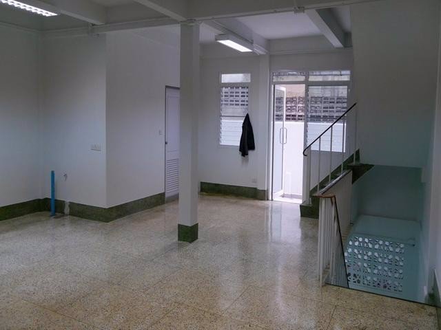 ให้เช่าตึกแถว-2-คูหาทะลุกัน-4-ชั้น-โล่ง-ห้องน้ำ-3-ชุด-ตรงข้ามศูนย์การค้าสี่พระยา-เขตบางรัก-ค่