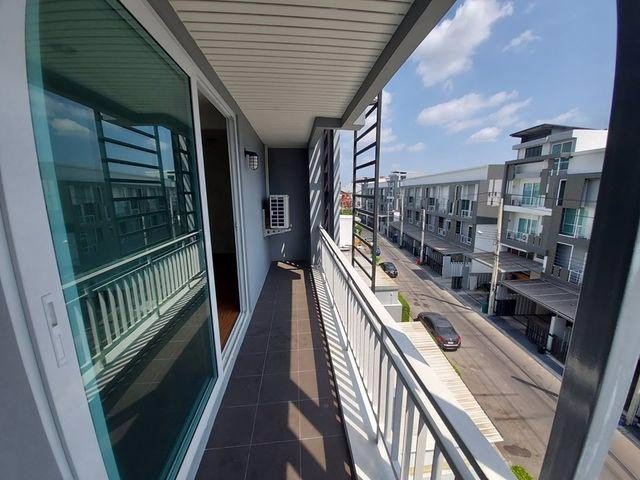 ขายทาวน์โฮม-3-ชั้นครึ่ง-พื้นที่ใช้สอย-330-ตรม-หมู่บ้านสเปซ-ลาดพร้าว-เหม่งจ๋าย-ซอยลาดพร้าว-80-ใก