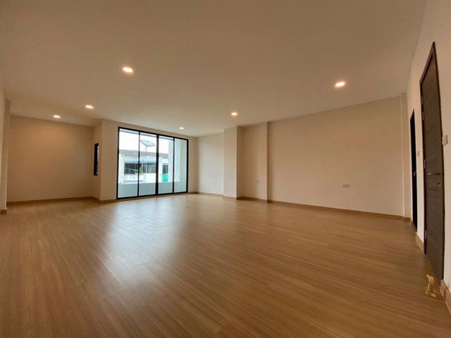 ขาย-โฮมออฟฟิศ-ใหม่-ใจกลางเมือง-ใกล้-bts-อ่อนนุช-3-ชั้น-38-ตรว-350-ตรม-9900000-บาท