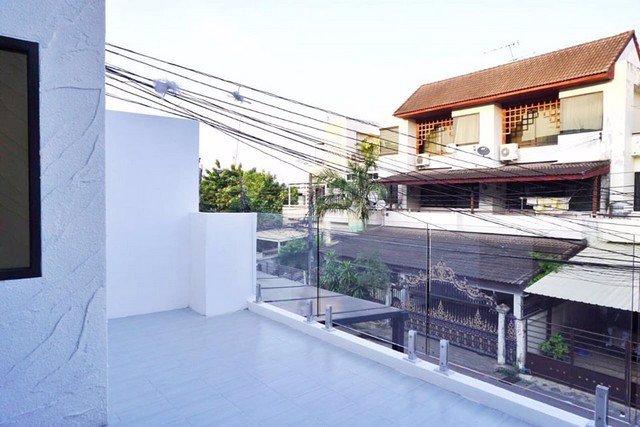 ขาย-โฮมออฟฟิศ-ใหม่-ใจกลางเมือง-ใกล้-bts-อ่อนนุช-3-ชั้น-38-ตรว-350-ตรม-9900000-บาท