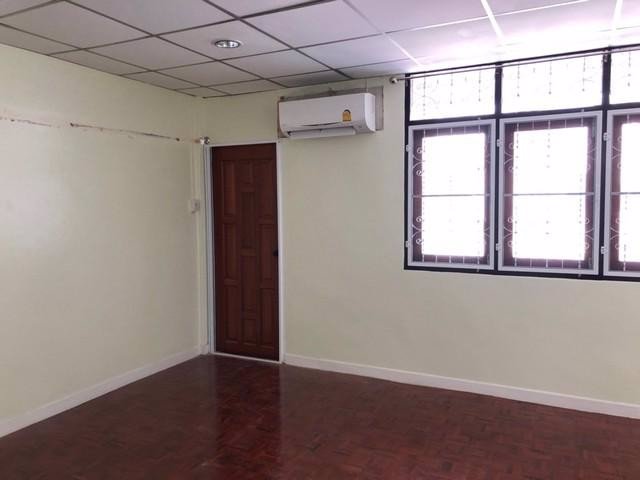 ให้เช่าทาวน์เฮ้า2-ชั้น-ในซอยลาดพร้าว21-ใกล้-สถานี-mrtลาดพร้าว-3-นอน2-น้ำ-3-แอร์-ทีจอดรถ2-คัน-2800