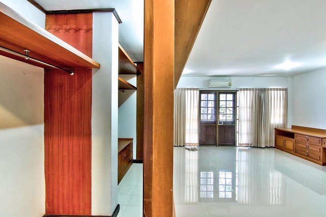 บ้านให้เช่าบ้านเดียว-ลดาวัลย์ศรีนครินทร์-เนื้อที่-1-ไร่-พื้นที่-500-ตรม5-ห้องนอน-5-ห้องน้ำ-65000