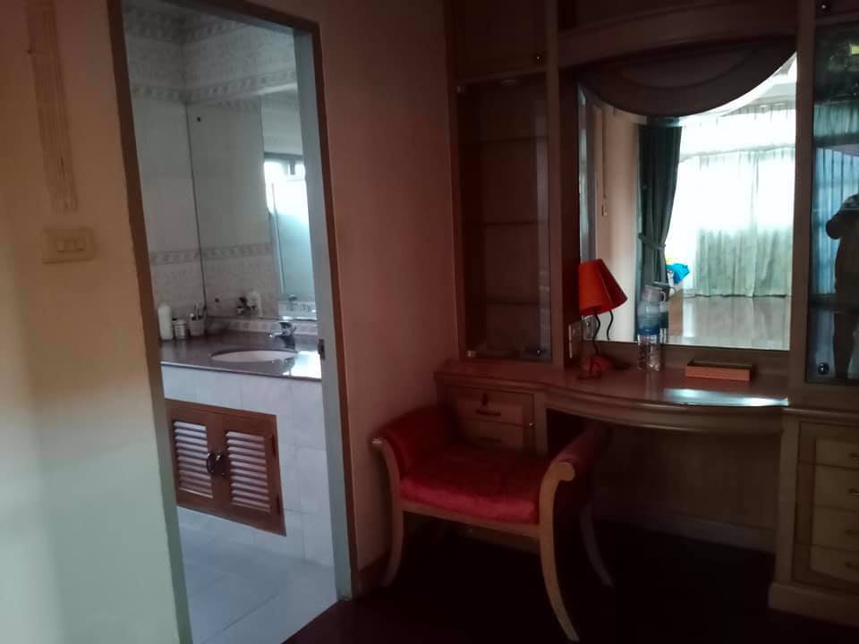 ให้เช่าบ้านเดียว2ชั้น-ติด-ถนนกาญจนาภิเษก-มีหลังเดียว-5นอน-4น้ำ-35000-ต่อเดือน