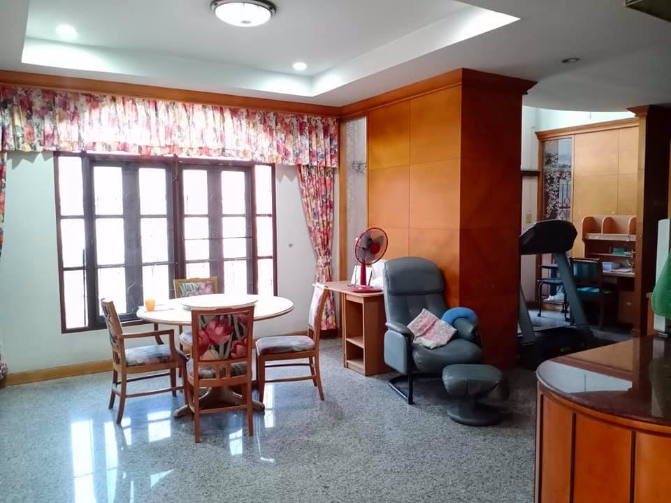 ให้เช่าบ้านเดียว2ชั้น-ติด-ถนนกาญจนาภิเษก-มีหลังเดียว-5นอน-4น้ำ-35000-ต่อเดือน