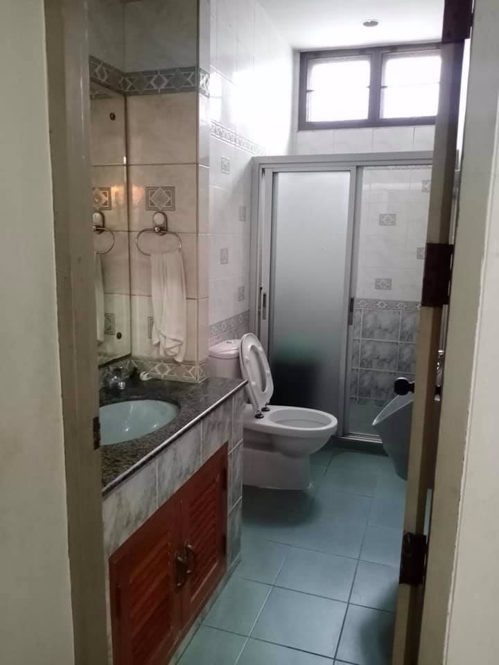 ให้เช่าบ้านเดียว2ชั้น-ติด-ถนนกาญจนาภิเษก-มีหลังเดียว-5นอน-4น้ำ-35000-ต่อเดือน