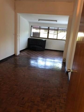 ให้เช่าทาวน์เฮ้าส์2-ชั้น-หมู่บ้านพรไพลิน-ซอยลาซาน3ใกล้บีทีเอส-แบริ่ง-เนื้อที่35ตารางวา3นอน-2น้ำ-แ