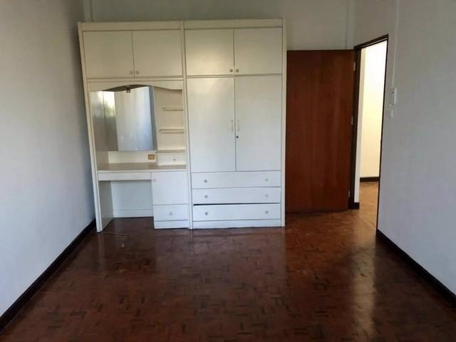 ให้เช่าทาวน์เฮ้าส์2-ชั้น-หมู่บ้านพรไพลิน-ซอยลาซาน3ใกล้บีทีเอส-แบริ่ง-เนื้อที่35ตารางวา3นอน-2น้ำ-แ